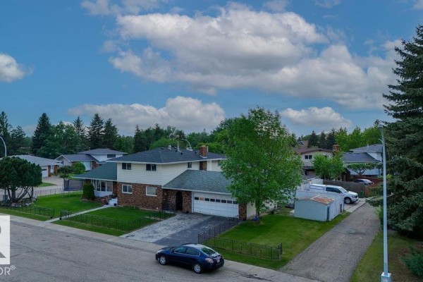 Primary Bedroom - 712 Lee Ridge Rd Nw, Edmonton, AB T6K0P2 Photo 5