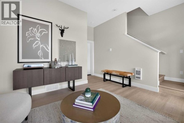 Dining room - 712 Sovereign Common Sw, Calgary, AB T3C3Y3 Photo 4
