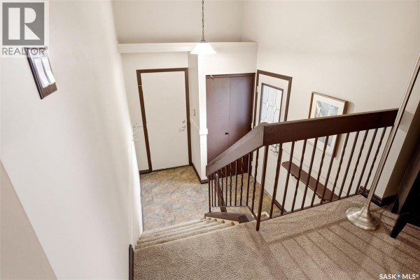 Living room - 7122 Lawrence Drive, Regina, SK S4X3X6 Photo 2