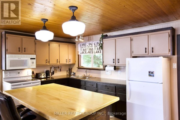 Bedroom - 7122 Twin Lakes Rd C-3 Road, Timiskaming, ON P0J1P0 Photo 5