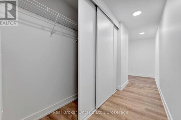Bedroom - 713 - 1 Jarvis Street, Hamilton, ON L8R3J2 Photo 4
