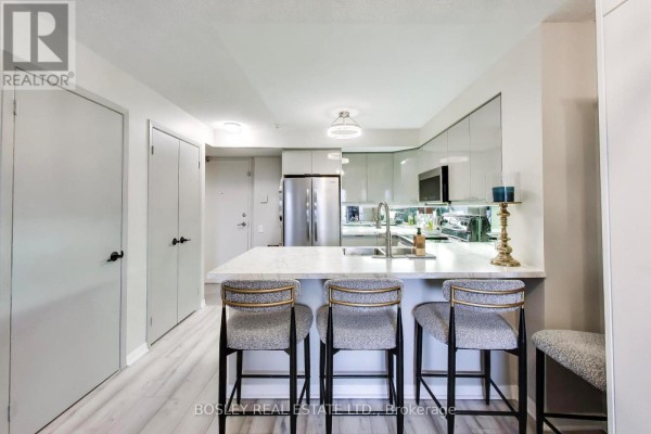 Bedroom - 713 - 1050 The Queensway, Toronto, ON M8Z1P7 Photo 4