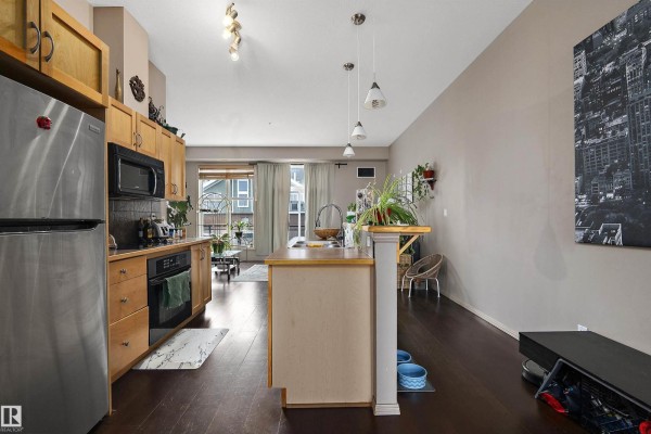 #713 10503 98 Av Nw, Edmonton, AB T5K0B2 Photo 3