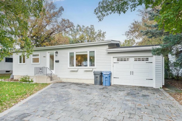 713 Buckingham Road, Winnipeg