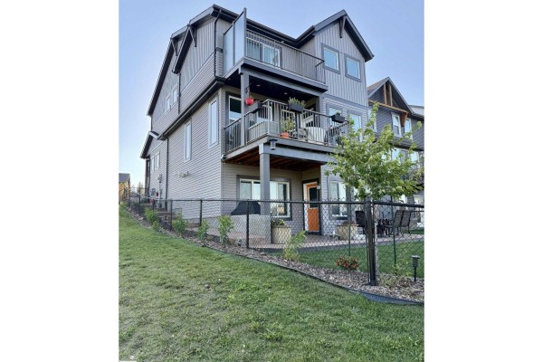 Primary Bedroom - 7135 Edgemont Wy Nw, Edmonton, AB T6M1K1 Photo 5