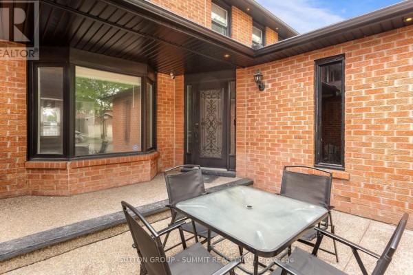 7136 Baywood Court, Mississauga, ON, photo 3