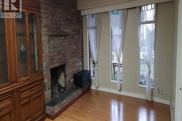 7139 10 Avenue, Burnaby, BC V3N2R5 Photo 2