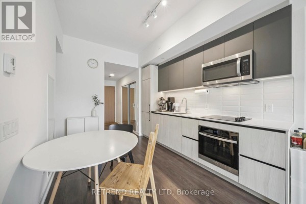714 - 150 Logan Avenue, Toronto, ON M4M0E4 Photo 3