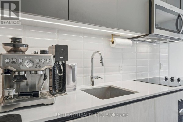 714 - 150 Logan Avenue, Toronto, ON M4M0E4 Photo 4