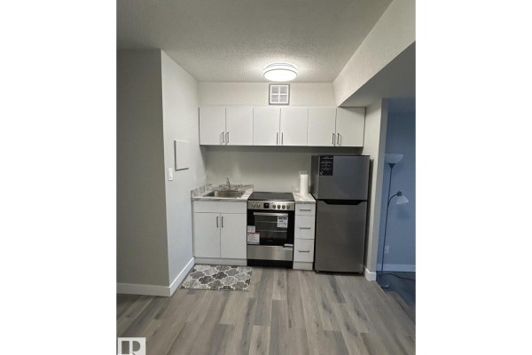 #714 10160 114 St Nw, Edmonton