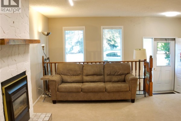 Living room - 714 4th Street S, Martensville, SK S0K2T0 Photo 3