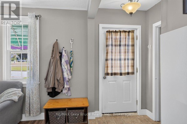 Mud room - 714 5th Street E, Owen Sound, ON N4K1E5 Photo 5