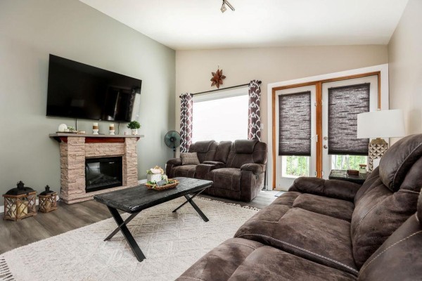 Eat in kitchen - 714 Beecher Avenue, Winnipeg, MB R2V4P9 Photo 3