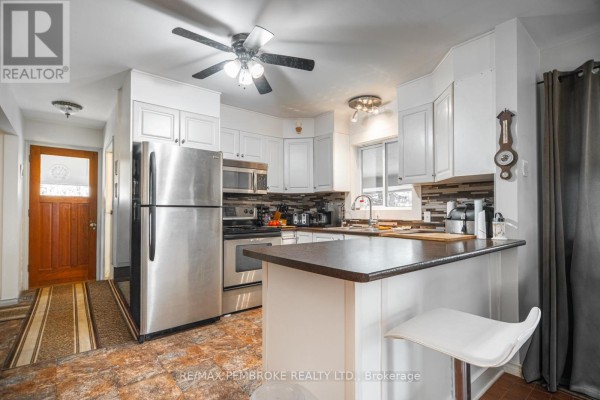 Utility room - 714 Lacroix Bay Road, Whitewater Region, ON K0J2L0 Photo 3