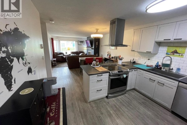 Full bathroom - 7140 4th Street Unit# 105, Grand Forks, BC V0H1H0 Photo 4