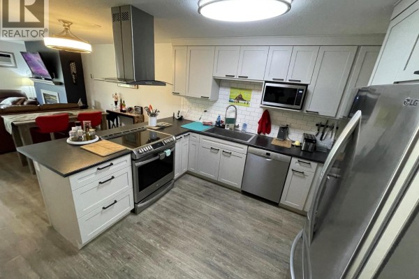 Full ensuite bathroom - 7140 4th Street Unit# 105, Grand Forks, BC V0H1H0 Photo 5