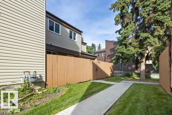 Kitchen - 7143 180 St Nw, Edmonton, AB T5T3G1 Photo 2