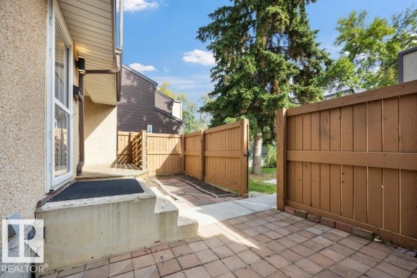 Primary Bedroom - 7143 180 St Nw, Edmonton, AB T5T3G1 Photo 3