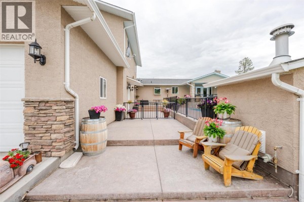 Den - 7145 Tucelnuit Drive, Oliver, BC V0H1T2 Photo 4