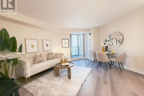 715 - 11 Michael Power Place, Toronto, ON M9A5G3 Photo 4
