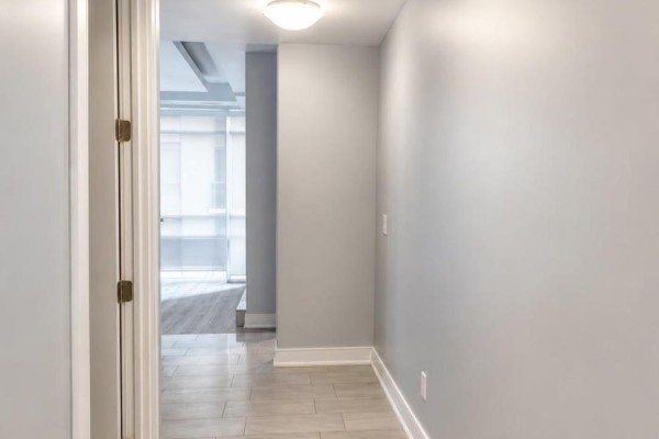 715 - 150 Main Street W, Hamilton, ON, photo 3