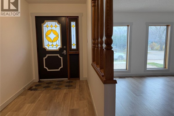 Living room - 715 12th Street, Humboldt, SK S0K2A0 Photo 4