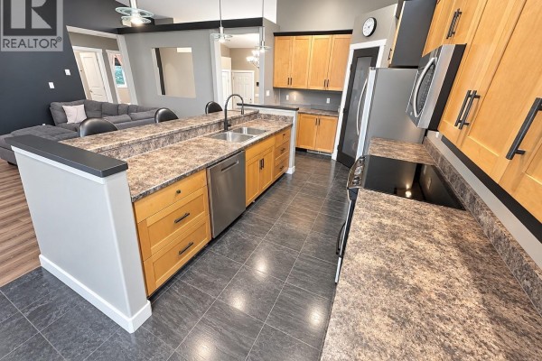 Laundry room - 715 18th Street Ne, Weyburn, SK S4H3M2 Photo 3