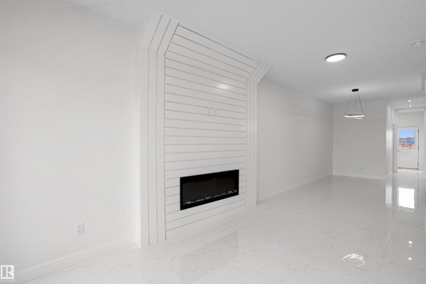 Primary Bedroom - 715 30 St Sw, Edmonton, AB T6X3M3 Photo 5