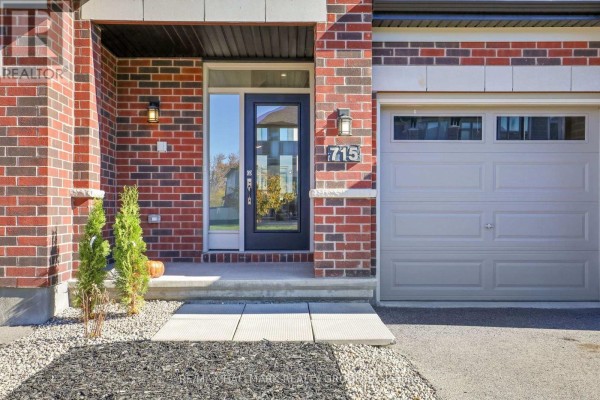 715 Capricorn Circle, Ottawa, ON K4M0J5 Photo 2