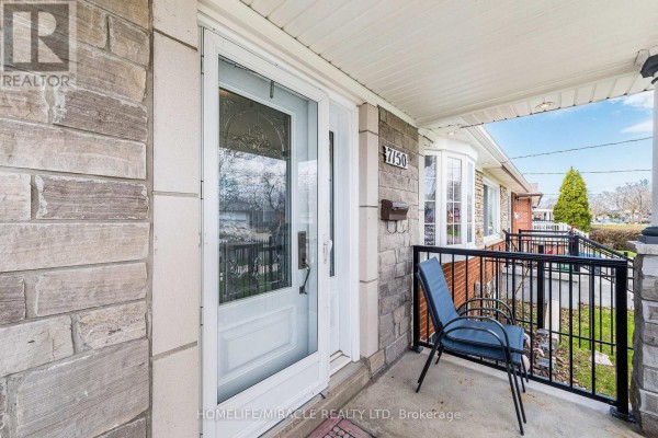 7150 Harwick Drive, Mississauga, ON L4T3A4 Photo 3