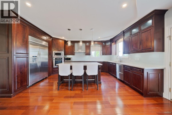 7157 Ridgeview Drive, Burnaby, BC V5A4S1 Photo 5
