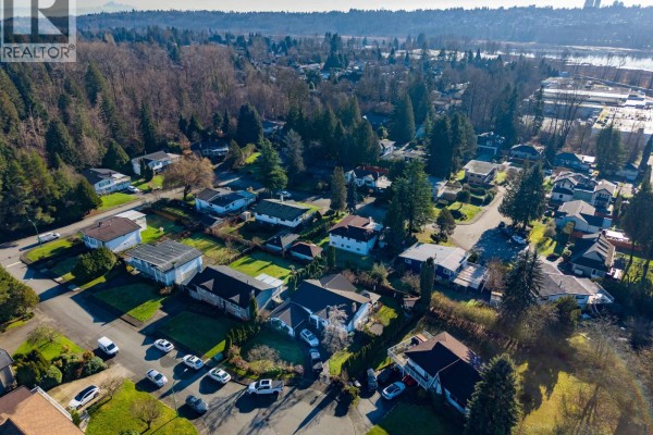 7158 Cardinal Court, Burnaby, BC V5A1Y7 Photo 4