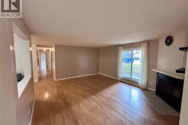Primary Bedroom - 716 425 115th Street E, Saskatoon, SK S7N2E5 Photo 4