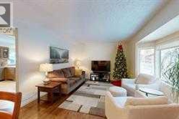 Bedroom - 716 55 Avenue Sw, Calgary, AB T2V0G3 Photo 5