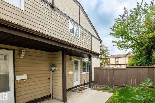 Bedroom 3 - 716 Clareview Rd Nw, Edmonton, AB T5A4J7 Photo 3