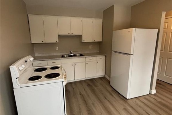 716 N Indian Road N, Sarnia, ON N7T7H1 Photo 5