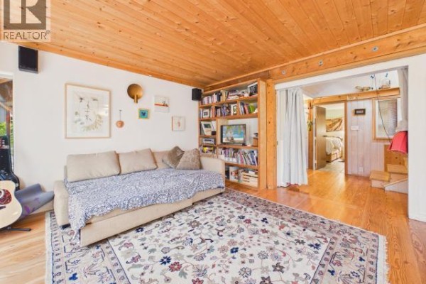 Living room - 7160 Cranberry Street, Powell River, BC V8A3Z8 Photo 3