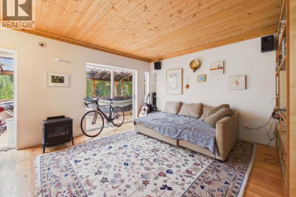 Primary Bedroom - 7160 Cranberry Street, Powell River, BC V8A3Z8 Photo 4