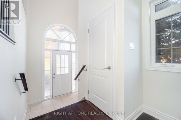 7160 Triumph Lane, Mississauga, ON L5N0C5 Photo 3