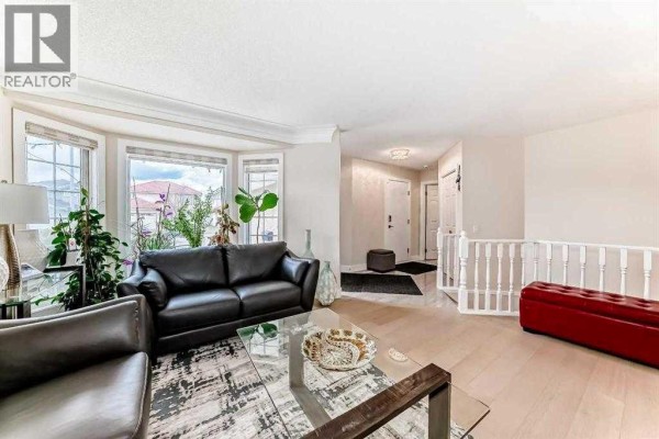4pc Bathroom - 7165 California Boulevard Ne, Calgary, AB T1Y6W1 Photo 2