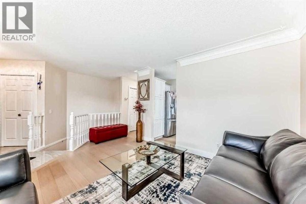 3pc Bathroom - 7165 California Boulevard Ne, Calgary, AB T1Y6W1 Photo 3