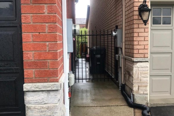 7166 Black Walnut Trail, Mississauga, ON, photo 3