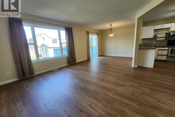 Living room - 717 Harvest Hills Drive Ne, Calgary, AB T3K4R3 Photo 4
