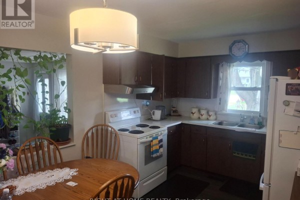 717 Mersea Rd 6 Road E, Leamington, ON N8H3V8 Photo 4