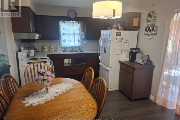 717 Mersea Rd 6 Road E, Leamington, ON N8H3V8 Photo 5