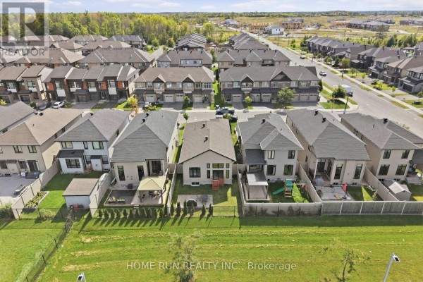 717 Octave Grove, Ottawa, ON K1X0C3 Photo 3
