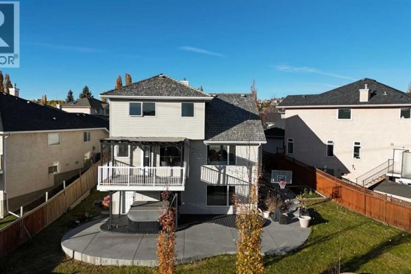4pc Bathroom - 717 Sierra Madre Court Sw, Calgary, AB T3H3J1 Photo 2