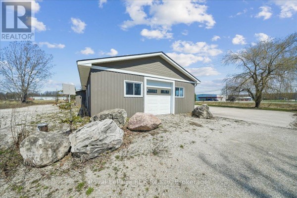 Kitchen - 717906 6 Highway, Georgian Bluffs, ON N4K5N7 Photo 3
