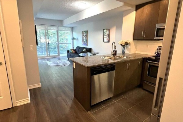 718 - 15 James Finlay Way, Toronto, ON M3M0B3 Photo 3