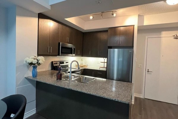 718 - 15 James Finlay Way, Toronto, ON M3M0B3 Photo 4